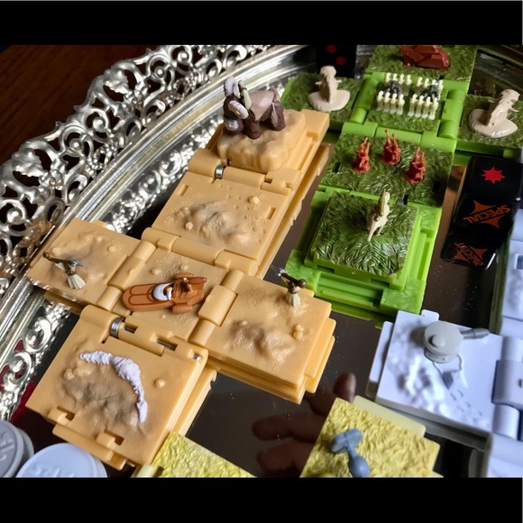 Lot STAR WARS Battle Cubes Polly Pocket Size Cube Toys Game Pcs Paperwork Dice - Picture 4 of 16